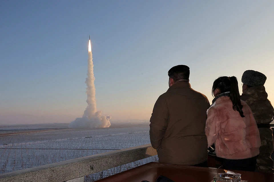 Северная Корея запустила баллистическую ракету в направлении Японского моря