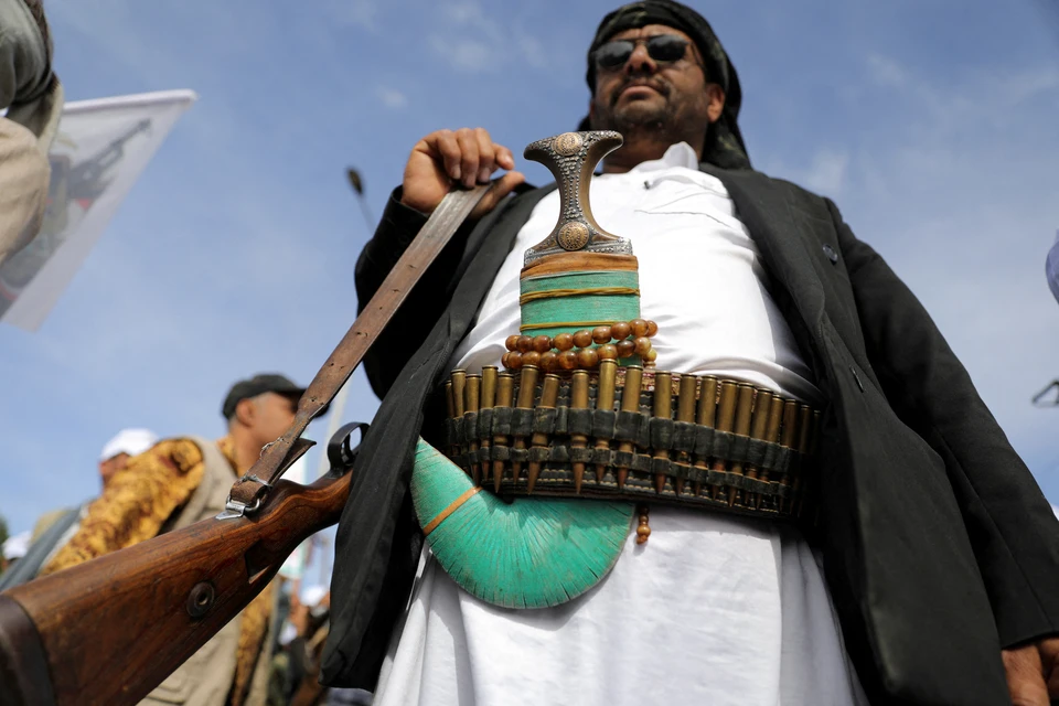 Участник митинга хуситов в столице Йемена